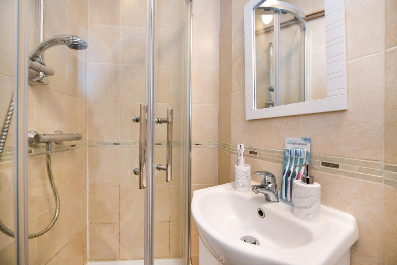 Beautiful Accommodation Near Reading City Centre Værelse billede